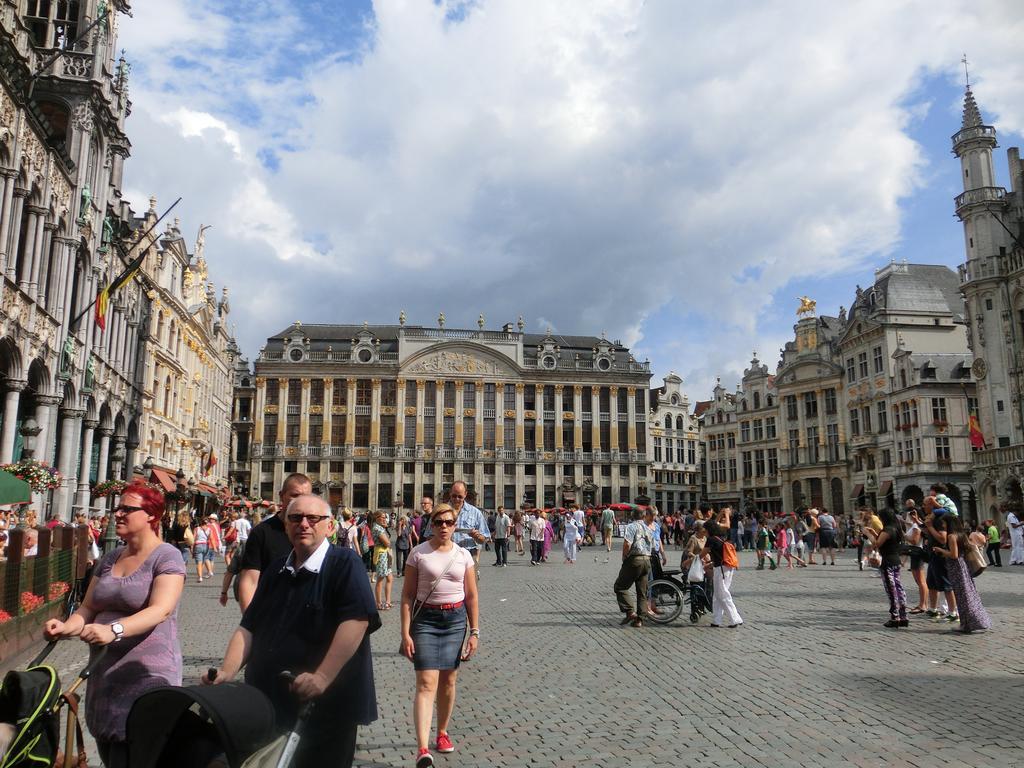 โรงแรมเอวิเอชั่น Saint-Gilles ภายนอก รูปภาพ