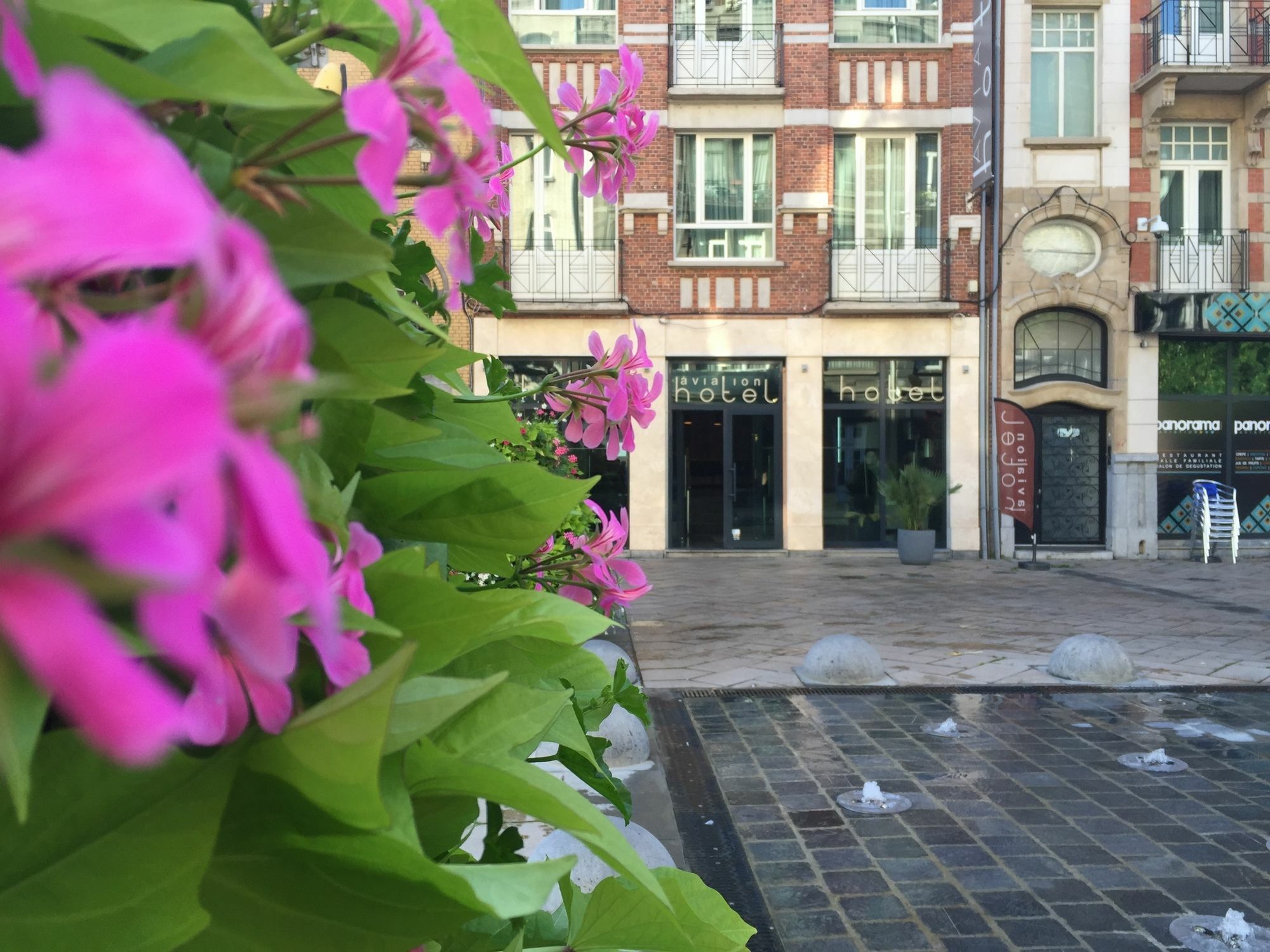 โรงแรมเอวิเอชั่น Saint-Gilles ภายนอก รูปภาพ
